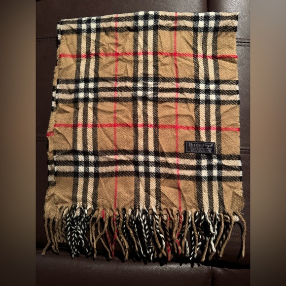 BURBERRY SCARF! Authentic❗️ - Picture 3 of 4